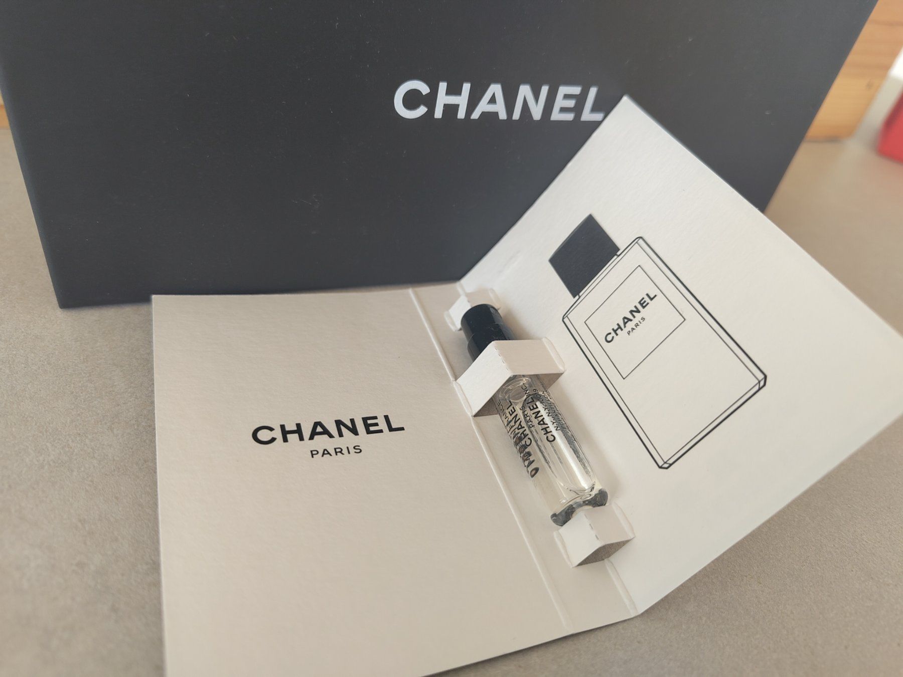 Chanel Profumi & Eau de Toilette: Chanel Exclusifs Gardenia 1.5ml Probe niche – Nuovo e nell'imballaggio originale da Steinhausen venduto da nwe_t8nj 1