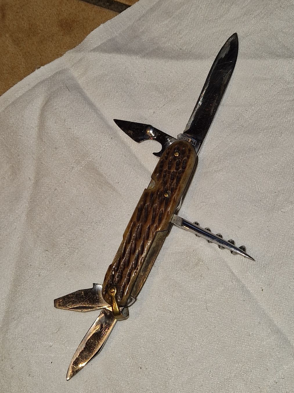 Coltelli tascabile: Altes Taschenmesser mit Hirschhorn. – Usato da Willisau venduto da mar_j55v