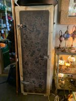 Schrank in Kühlschrank Optik | LIQUIDATIONSVERKAUF