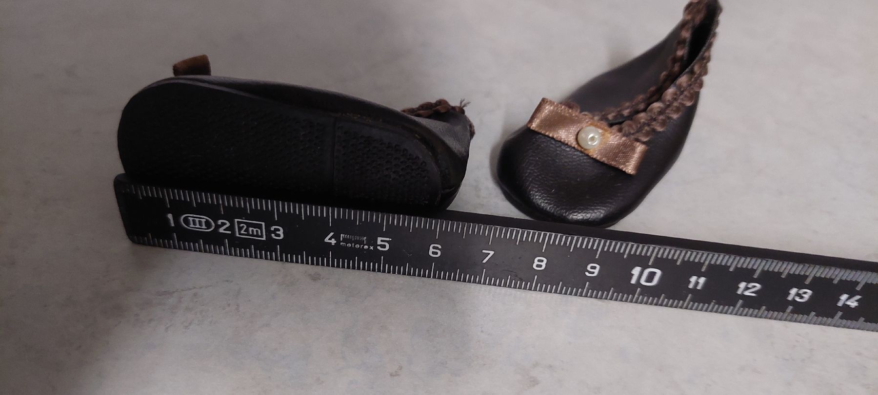 Sasha Morgenthaler Bambole: 5Paar Puppenschuhe  – Usato da Muri AG venduto da nindo1 5