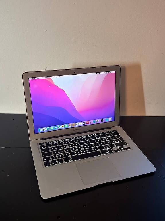 Portables: Apple MacBookAir A1466 fin 2017 Monterey – D'occasion à Ulmiz par CrisCom