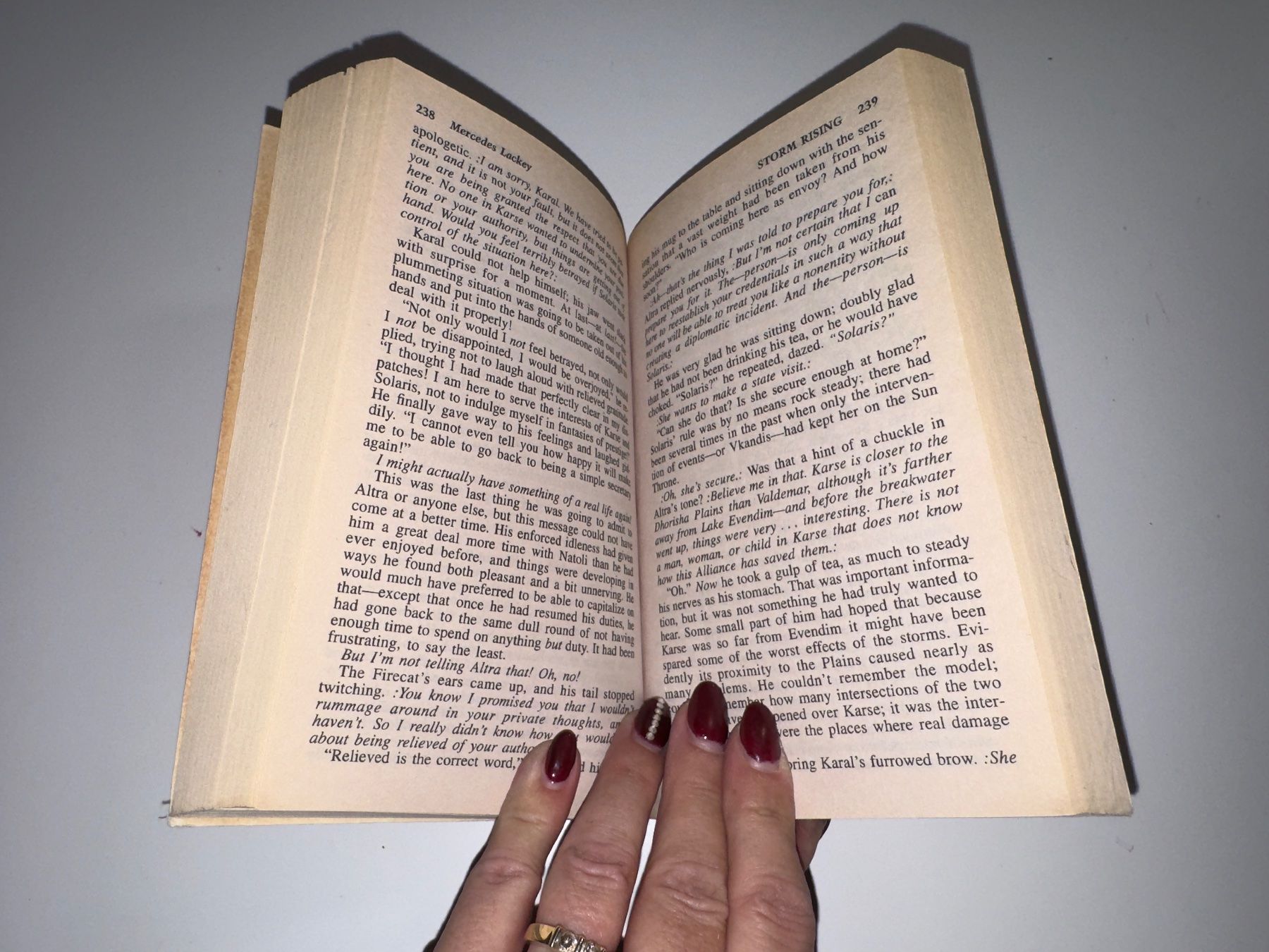 Libri: NOVEL: Mercedes Lackey, Storm rising – Usato da Grosswangen venduto da English_books 6