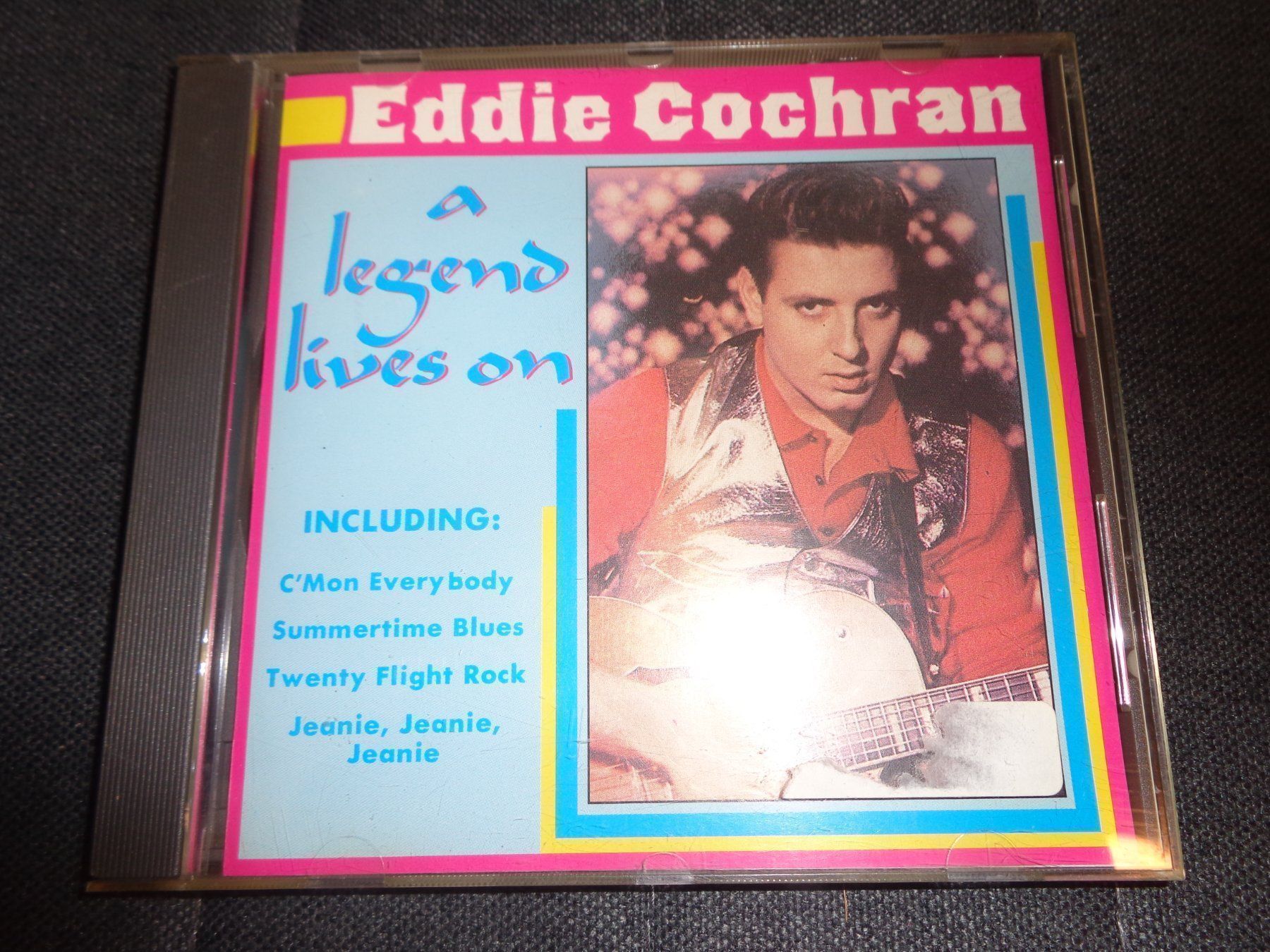 CDs: Eddie Cochran - A Legend lives on CD – Gebraucht aus Olten von Disc-Ausverkauf