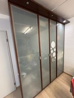 Top Garderobenschrank mit Glasfronten, 5-türig, Holzoptik, t
