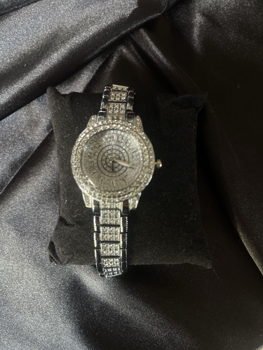 Sonstiges Uhren Zubehör: Uhr mit passendem Schmuck – Neu (gemäss Beschreibung) aus Trimbach von Alessia75 1