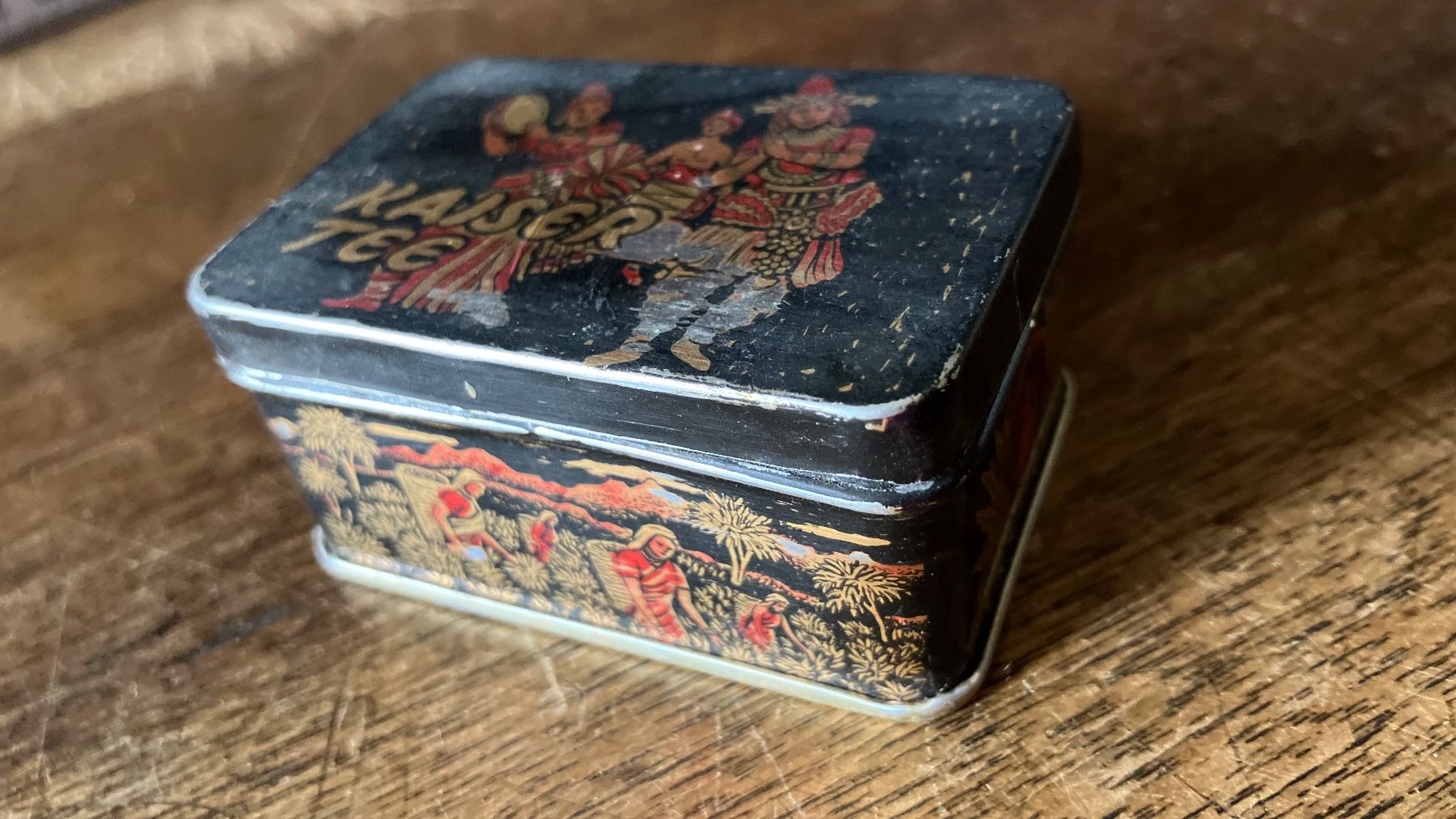 Barattoli: Kaiser Tee Thé Blechdose Boite ancienne – Usato da St-Cierges venduto da LeRegain 1