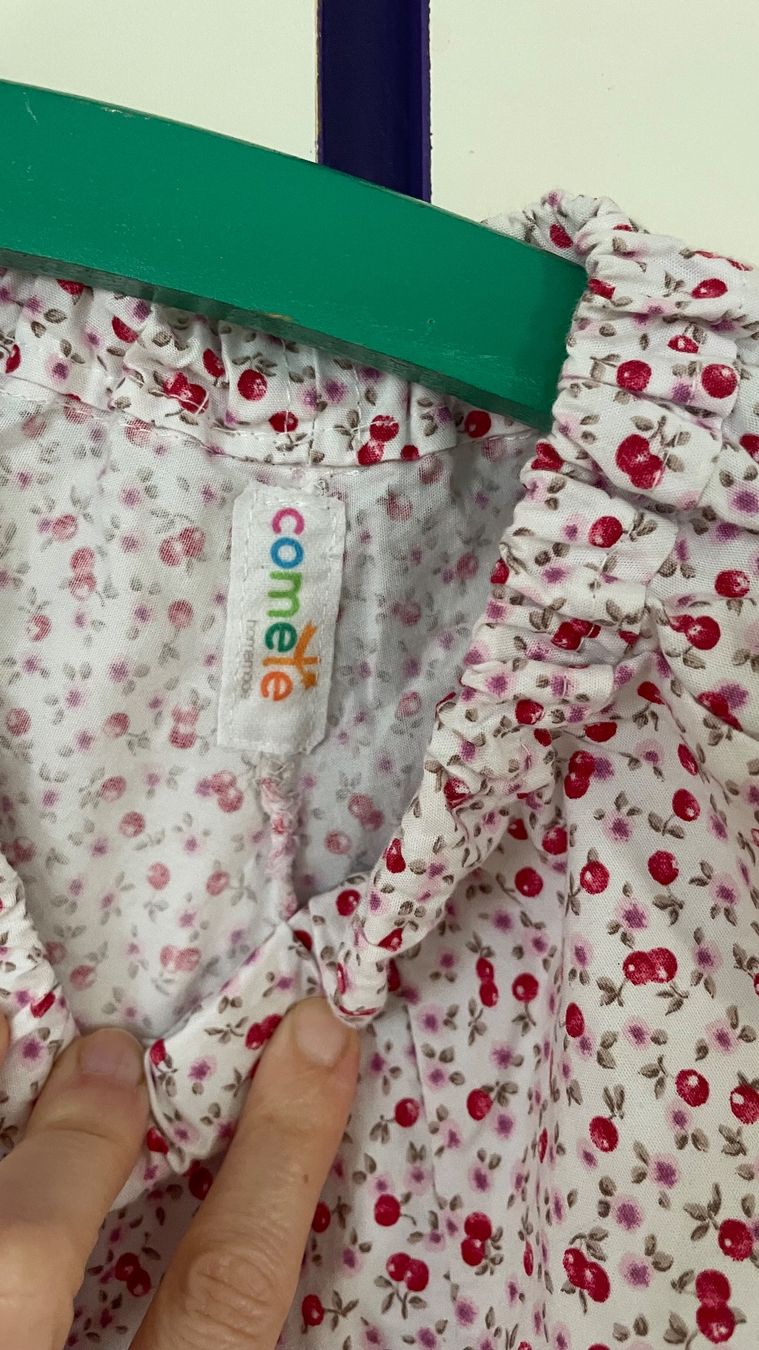 Hosen: Mädchen short Comete geblümt Grösse 98 – Gebraucht aus Biel/Bienne von linette78 1
