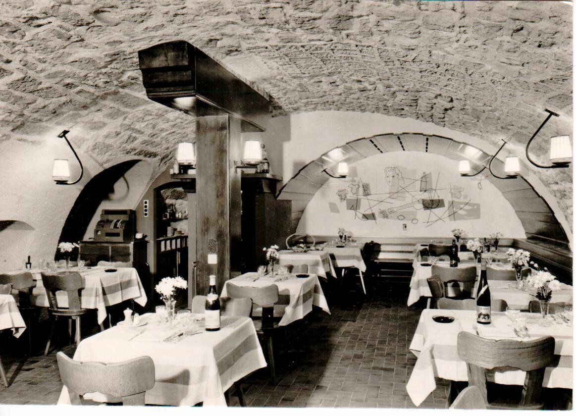 Cartoline postali: La Cave Neuchâteloise – Usato da Wolhusen venduto da Curver9