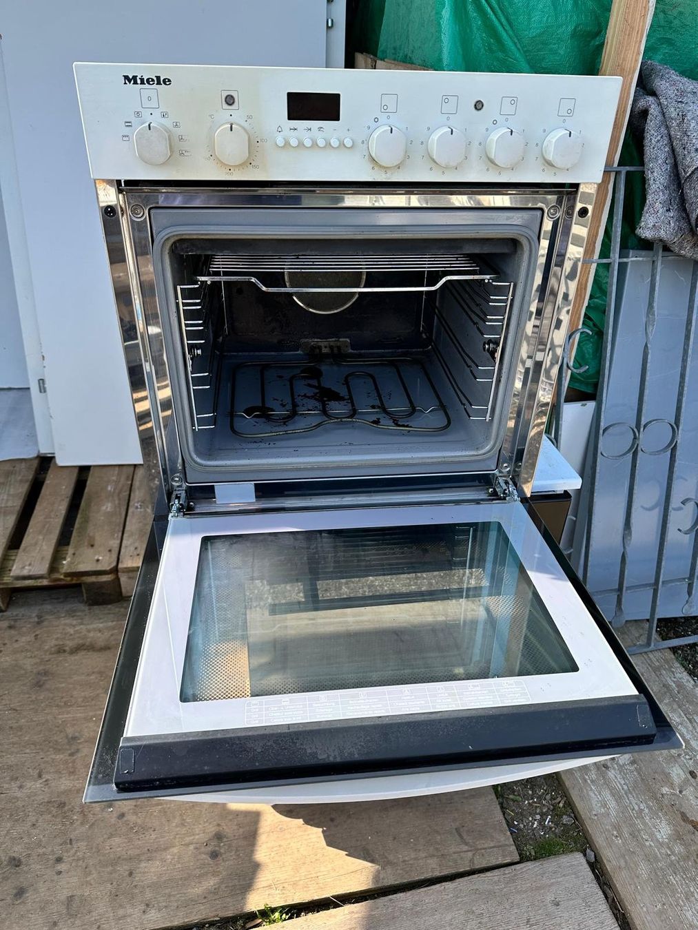 Miele Backöfen: Backofen mit Glaskeramik - Miele ( 60.cm ) – Gebraucht aus Spreitenbach von Space_X 4