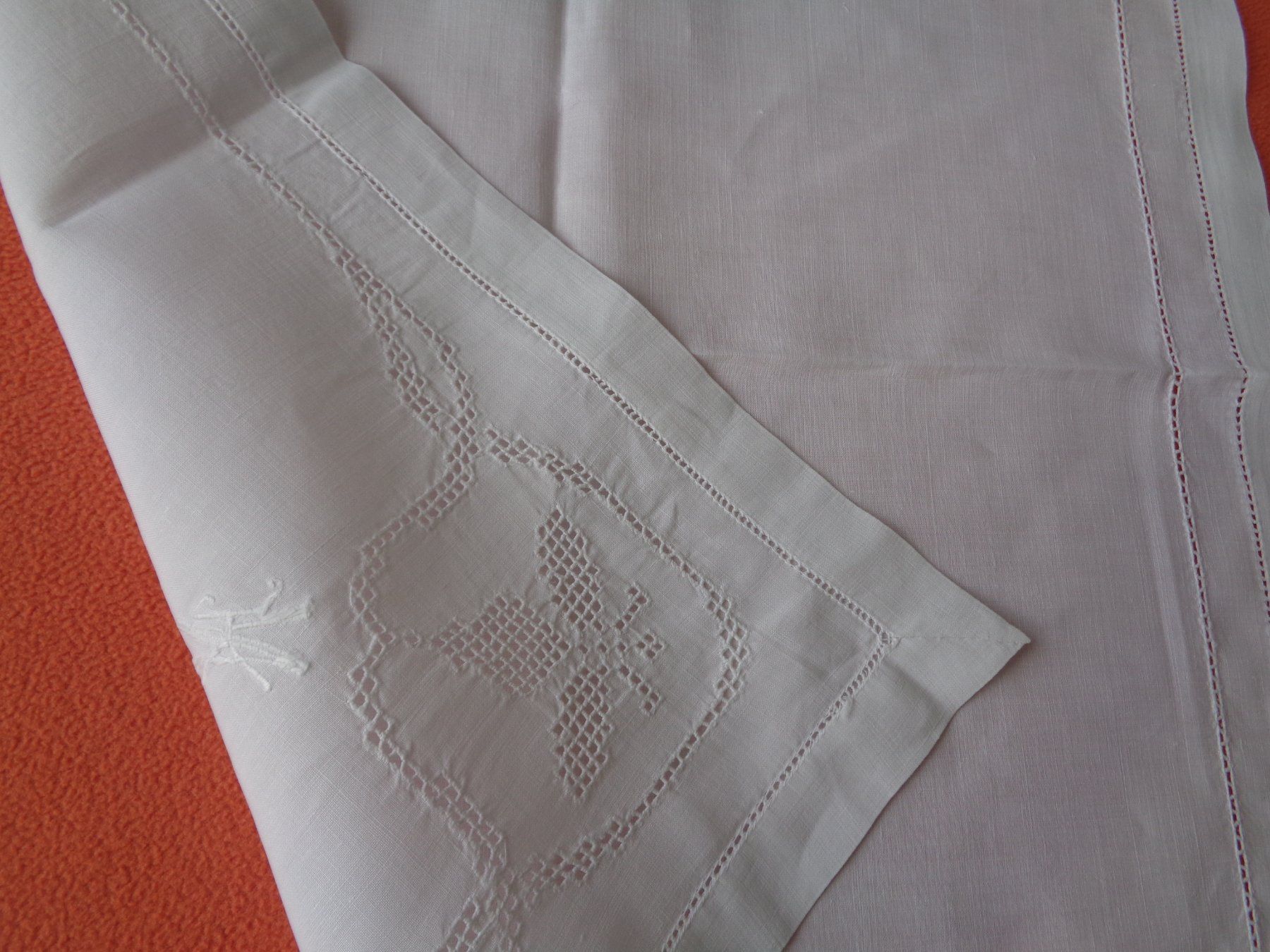 Sonstige Tischwäsche: Kleine Serviette oder als Deckeli 40 cm. x 40 cm. – Gebraucht aus Chur von omonia 3