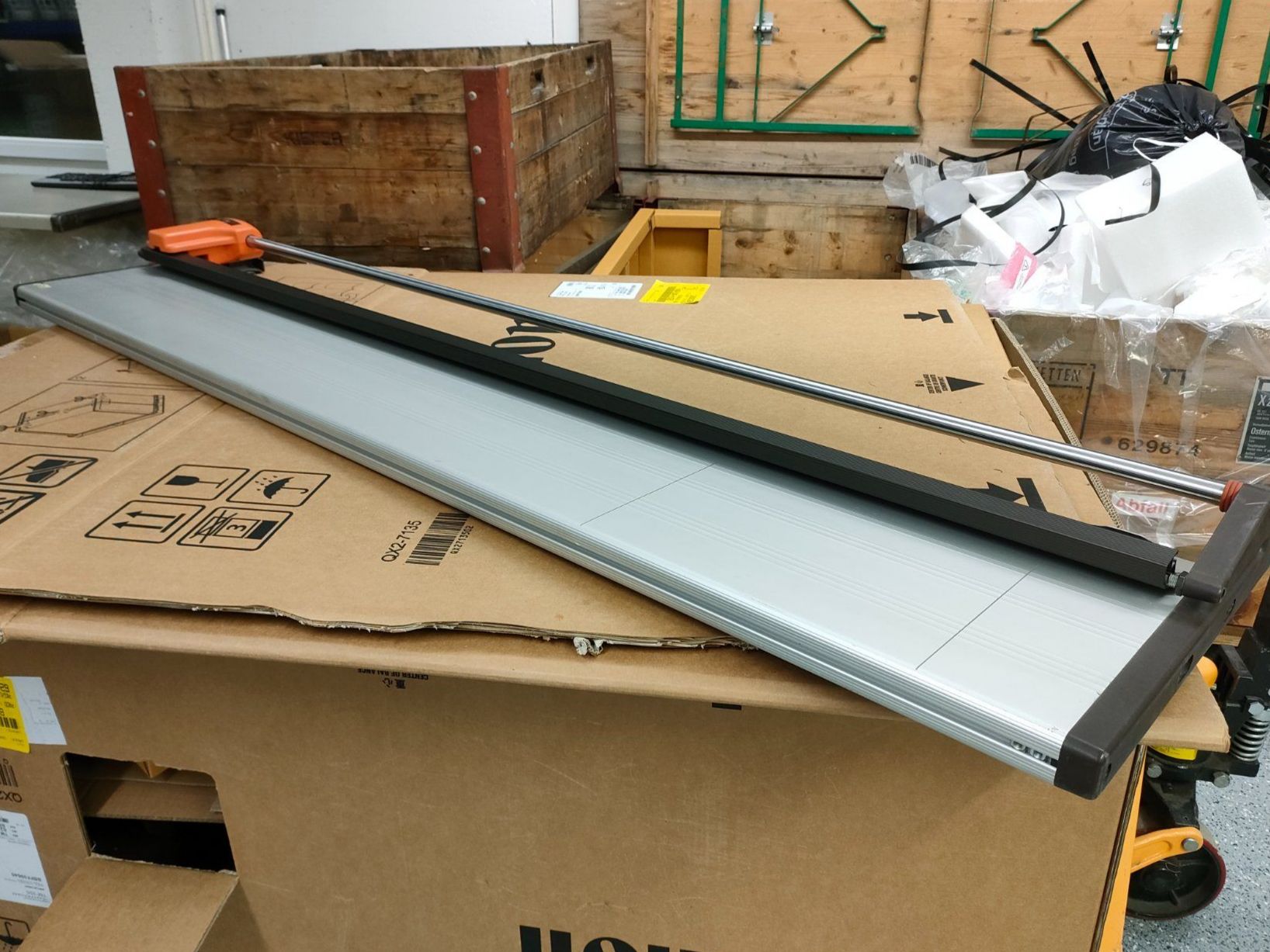 Stampanti: Schneidtisch Metoschnitt 150cm – Usato da Schongau venduto da inf_d8qn