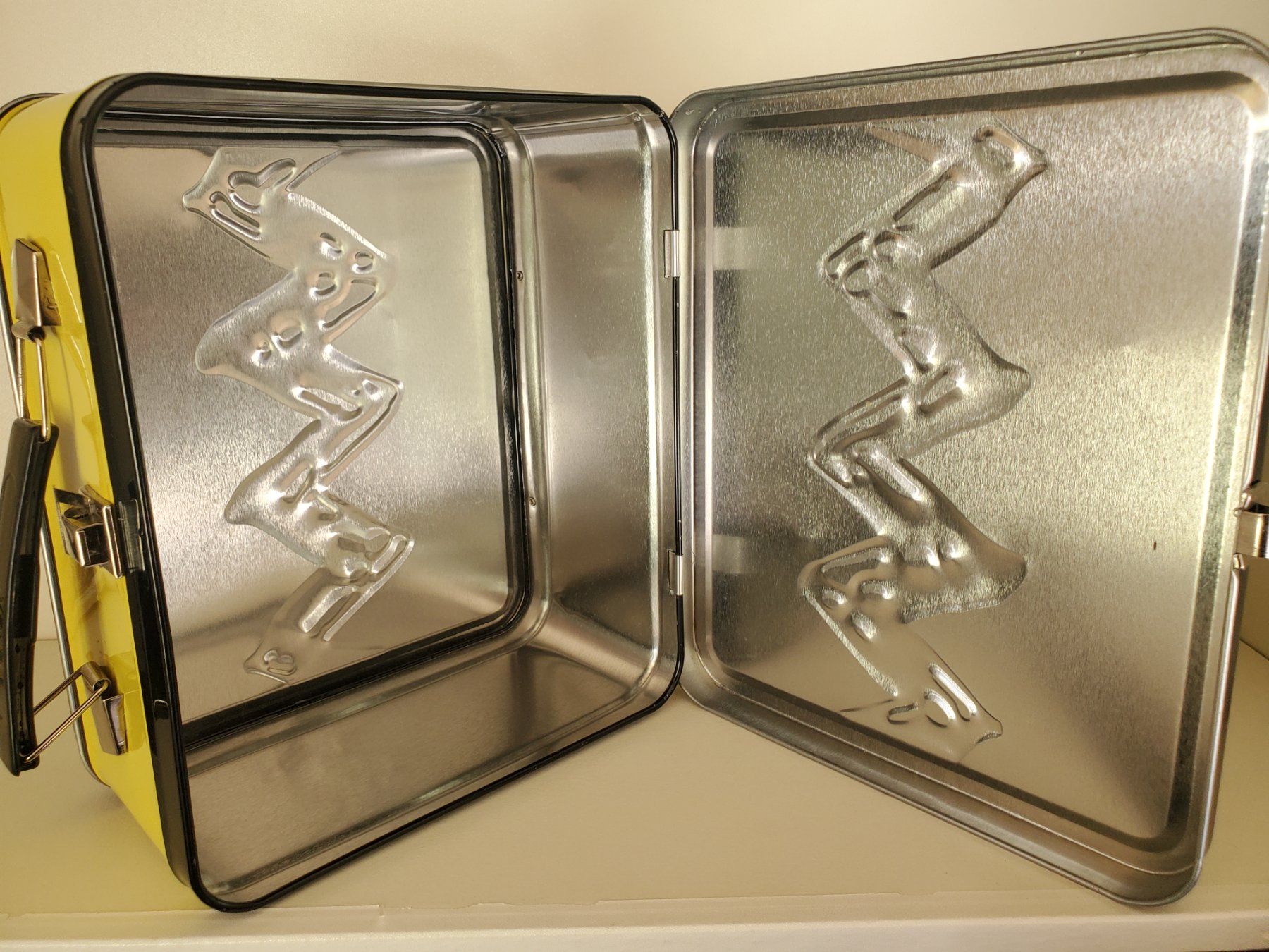 Contenitori & Simili: Lunchbox jaune de 2014 Snoopy Peanuts en métal – Usato da Rennaz venduto da La_malle_du_dauphin 5