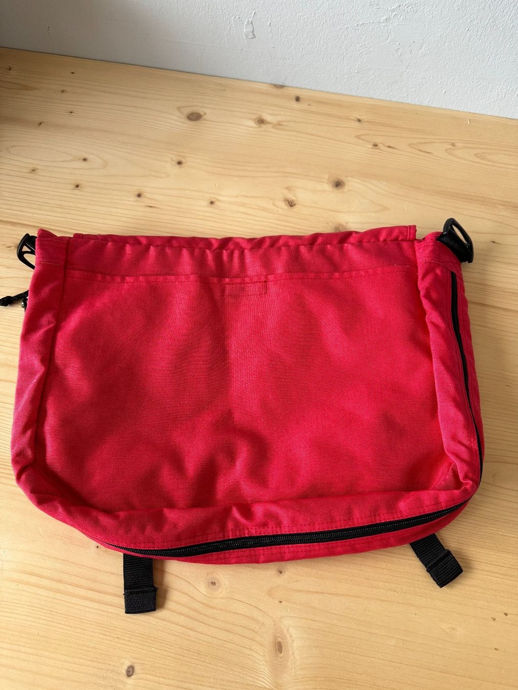 Eastpak Valigie: Eastpak USA shoulder bag – Usato da Neuchâtel venduto da _Easy_to_Find_ 5