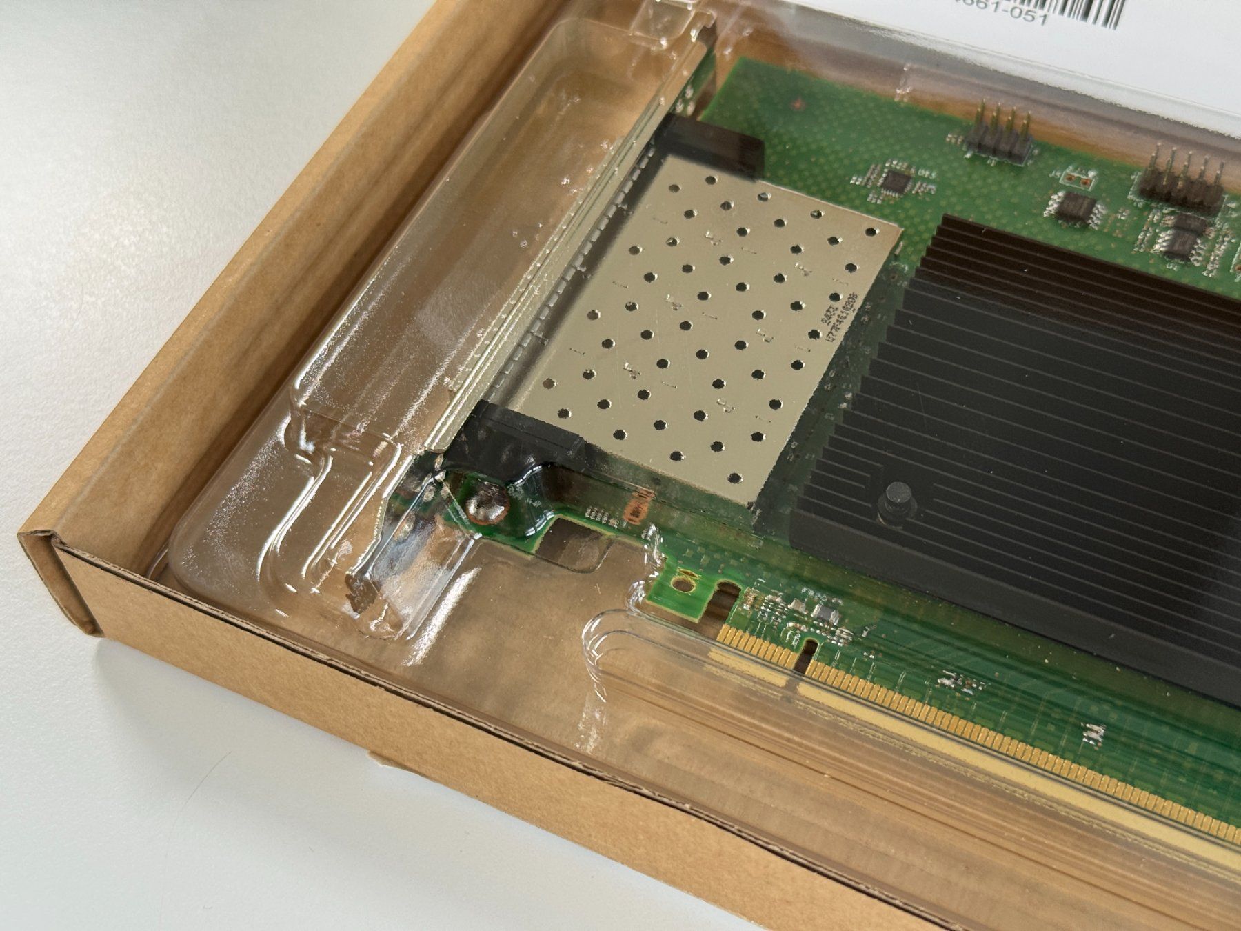 Intel Componenti elettronici: INTEL Ethernet Network Adapter E810-XXVDA4 Netzwerkkarte – Nuovo e nell'imballaggio originale da Basel venduto da Archi40 1