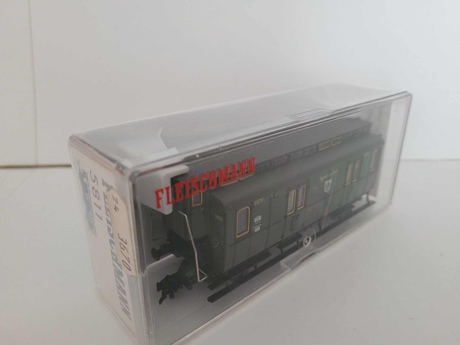 Fleischmann Modelleisenbahnen: Wagon Fleischmann 5811 Oldtimer avec OVP – Gebraucht aus La Tour-de-Peilz von estelle69 6