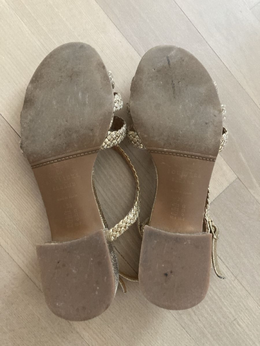 Sezane Chaussures femmes: Sezane Sandalen Gr.38 Gold  – D'occasion à Zuerich par Jim_Hatton 4