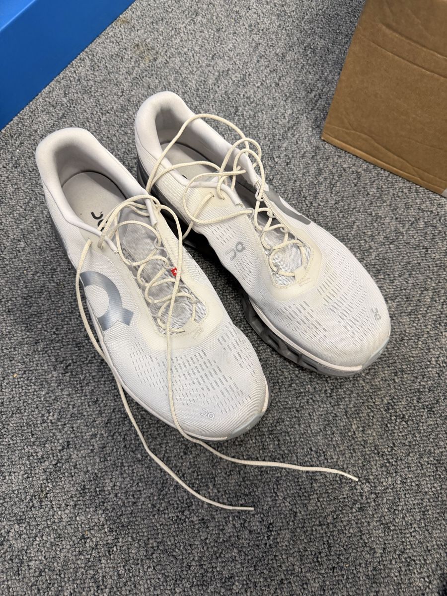 On Chaussures hommes: ON Cloudmonster  – D'occasion à Uster par sneakerchris2001