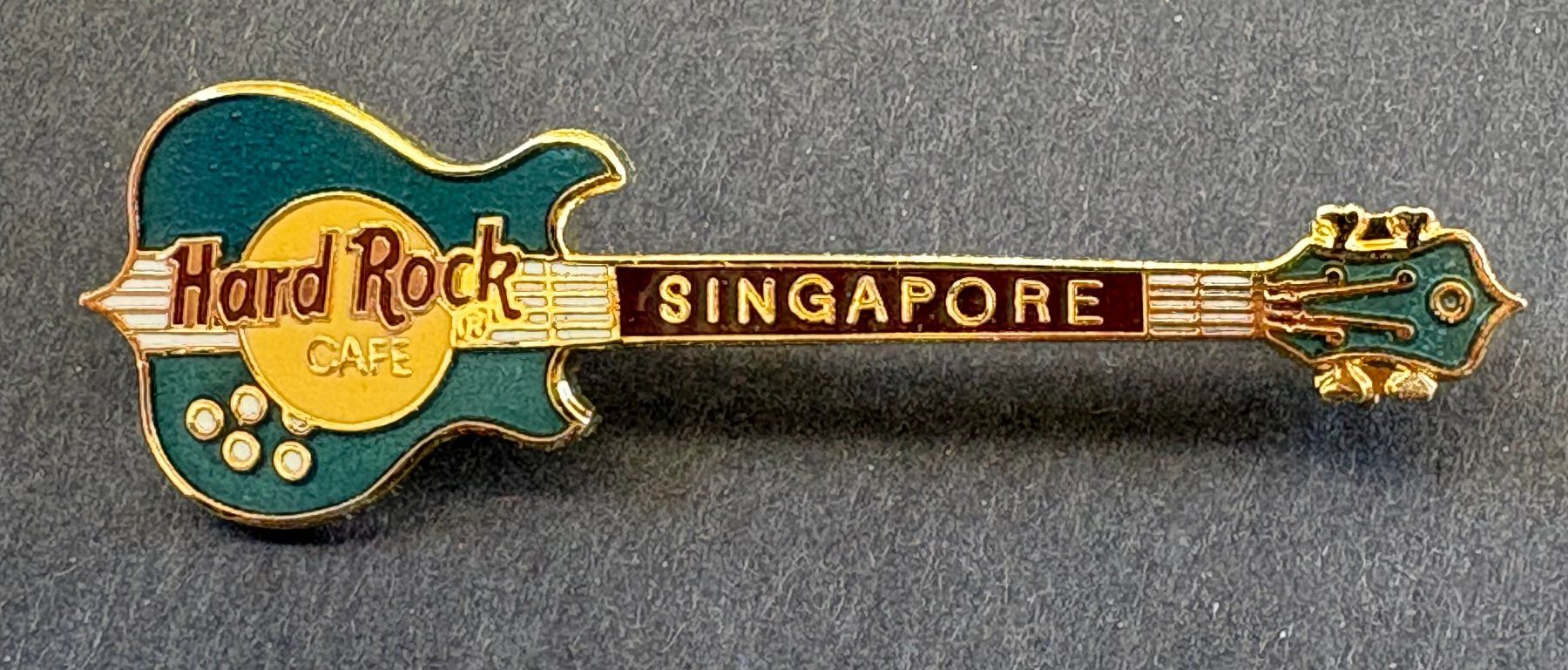 Hard Rock Cafe Placchette & Badge: ANSTECKNADEL HARD ROCK CAFE – Usato da Ostermundigen venduto da wini63