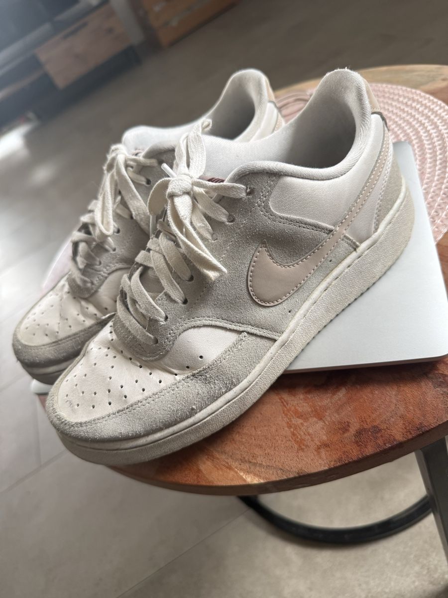 Nike Chaussures femmes: Nike Schuhe beige Grösse 40 – D'occasion à Hüttwilen par sar_8gj7 1