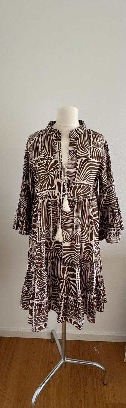 Vestiti: Kleid – Nuovo (secondo la descrizione) da Mörschwil venduto da Mirka019