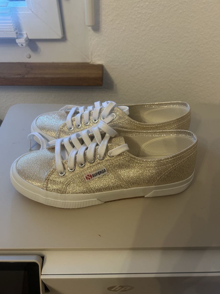 Superga Damenschuhe: Neue Superga Sneakers gr 39 – Neu (gemäss Beschreibung) aus Allschwil von selake990673