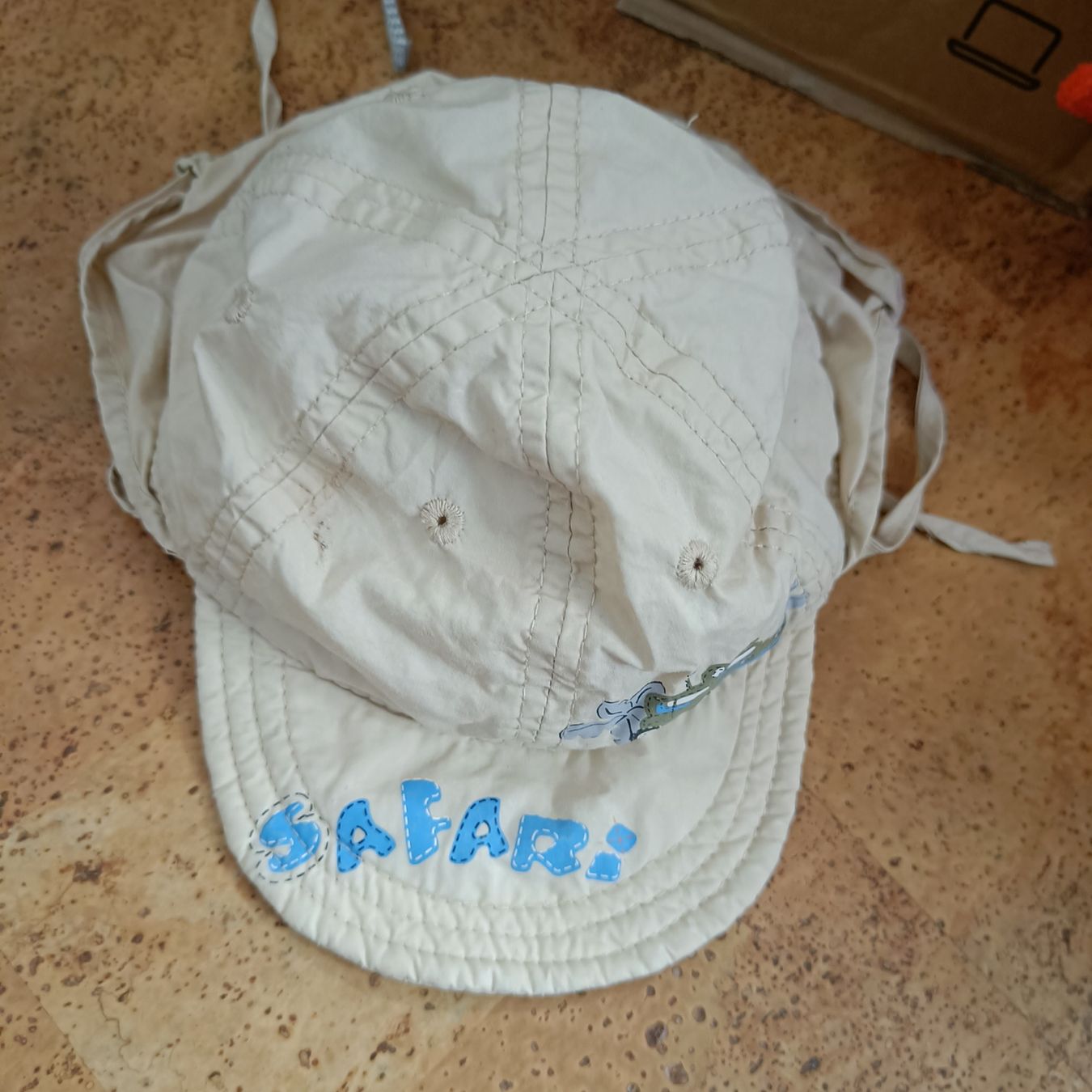 Autres vêtements garçon: Sonnenhut Grösse 47 – D'occasion à Jaberg par urig17.