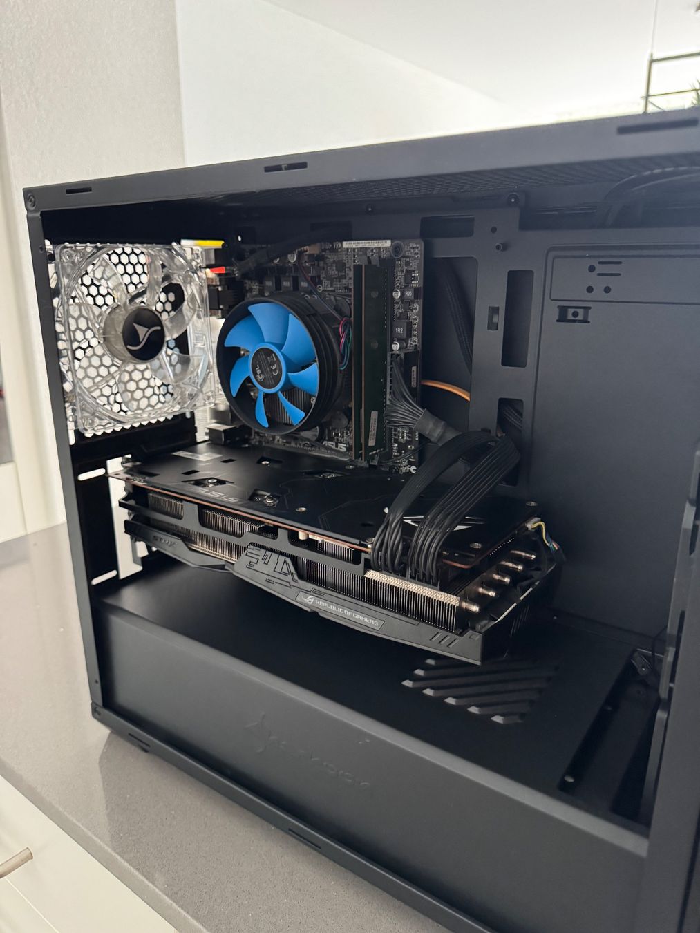PC: Gaming PC i7 / ROG Strix RX 5700 XT – Usato da Einsiedeln venduto da luc_c2ld 3