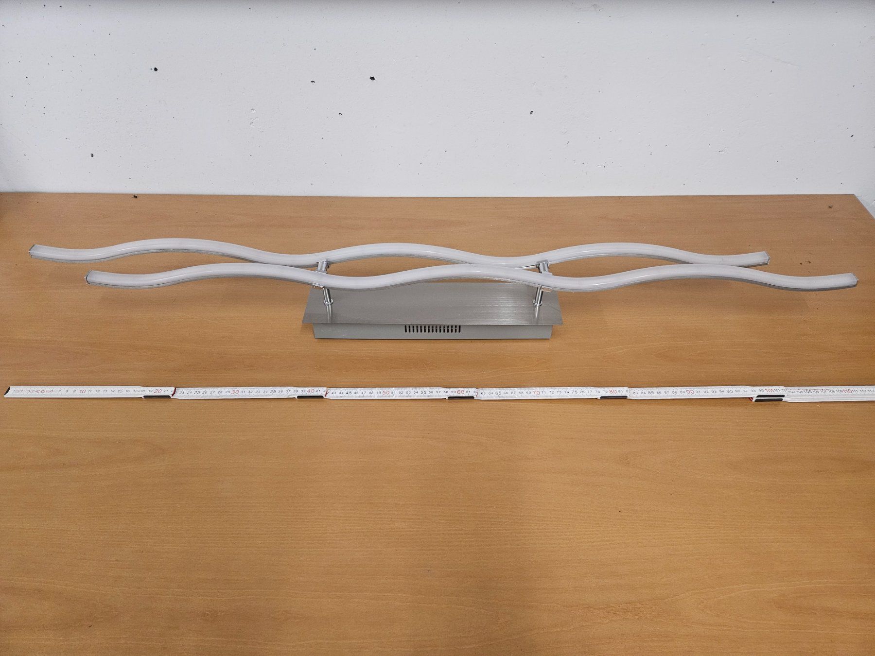 Kronleuchter & Deckenlampen: Moderne LED Deckenlampe Wellenform Chrom Designlampe 110cm – Gebraucht aus Neuendorf von Andreas0154
