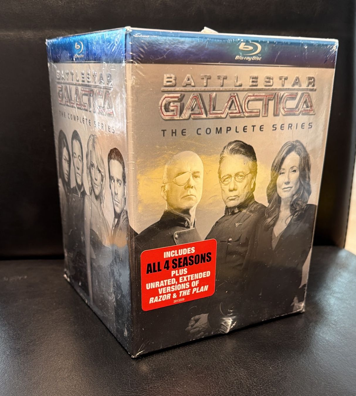 Tutti i DVDs: BATTLESTAR GALACTICA THE COMPLETE SERIES BLU-RAY – Nuovo e nell'imballaggio originale da Zürich venduto da freioccasionen 1