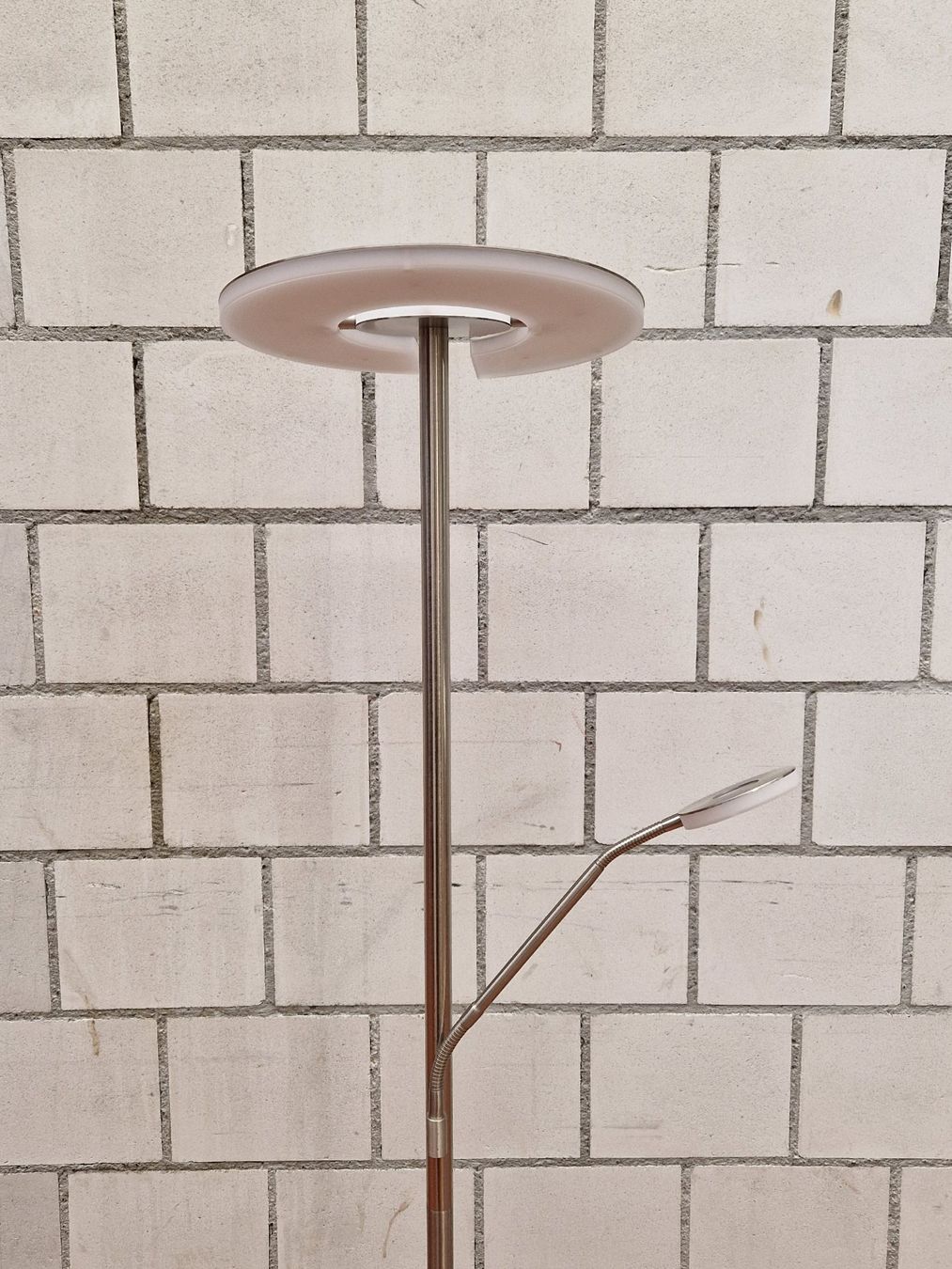 Lampade: LED Stehlampe – Usato da Bern venduto da latrouvaillebern 3