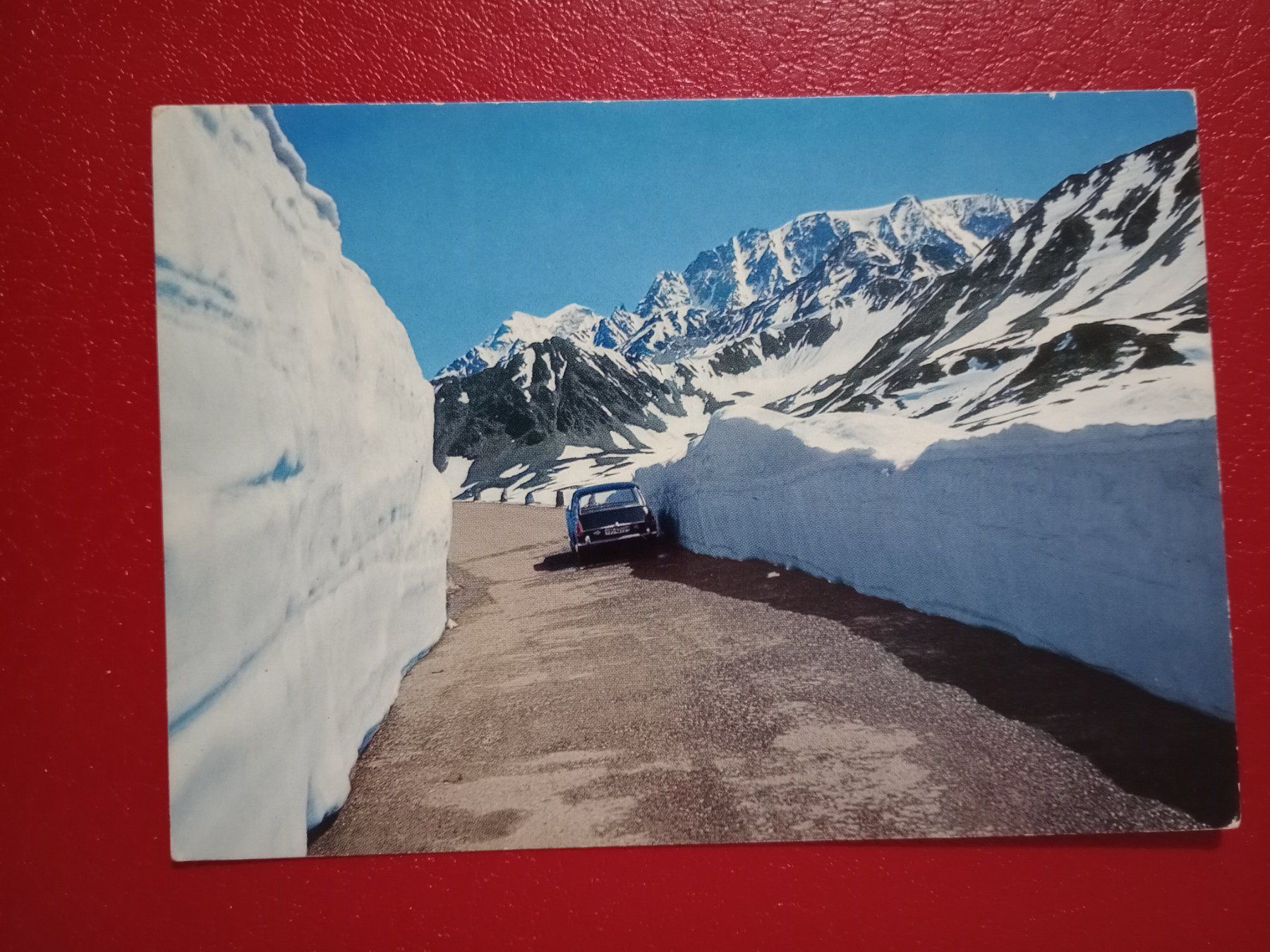 Cartoline postali: Grand St.Bernard Winter altes Auto – Usato da Küttigen venduto da Melisch1000
