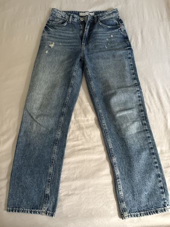 Jean Amisu bleu coupe droite taille 34 bon état