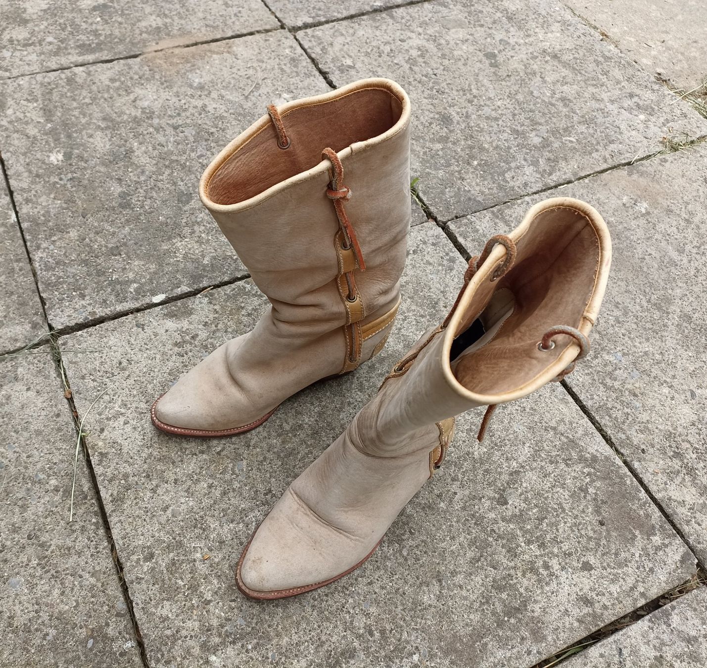 Scarpe da uomo: weisse Cowboy Lederstiefel – Usato da Neuhausen venduto da ani_gvm8
