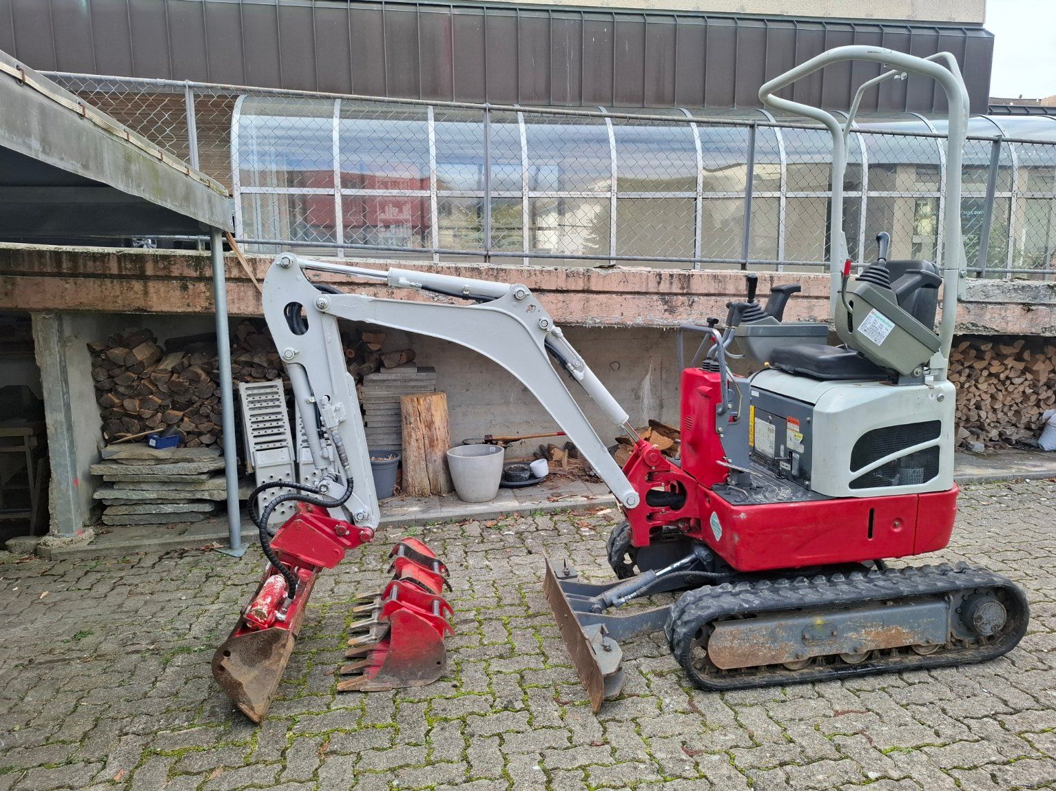 Takeuchi Escavatori: Takeuchi TB210R  1.2T Zu Vermieten – Usato da Bauma venduto da Timon1296