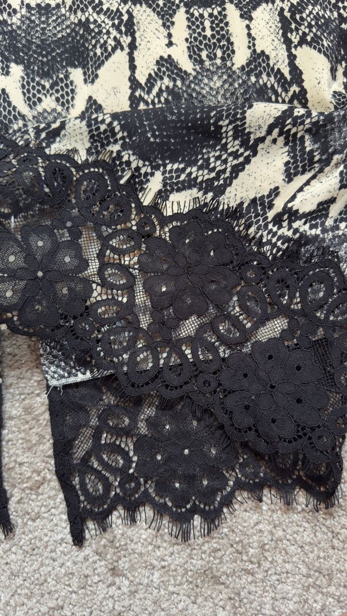 Essentiel Antwerp Gonne: Jupe midi Essentiel Antwerp Python / Midirock 40/L – Usato da Vuippens venduto da Anna_as 5