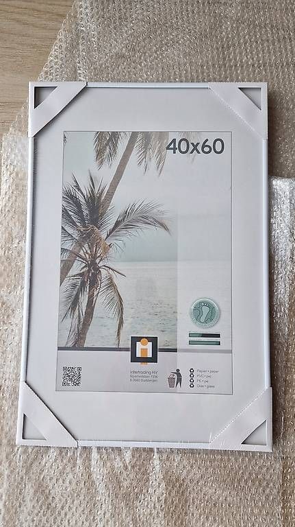 Cornici: Cornice bianca 40x60 cm con vetro – Nuovo e nell'imballaggio originale da Cadempino venduto da sik8io