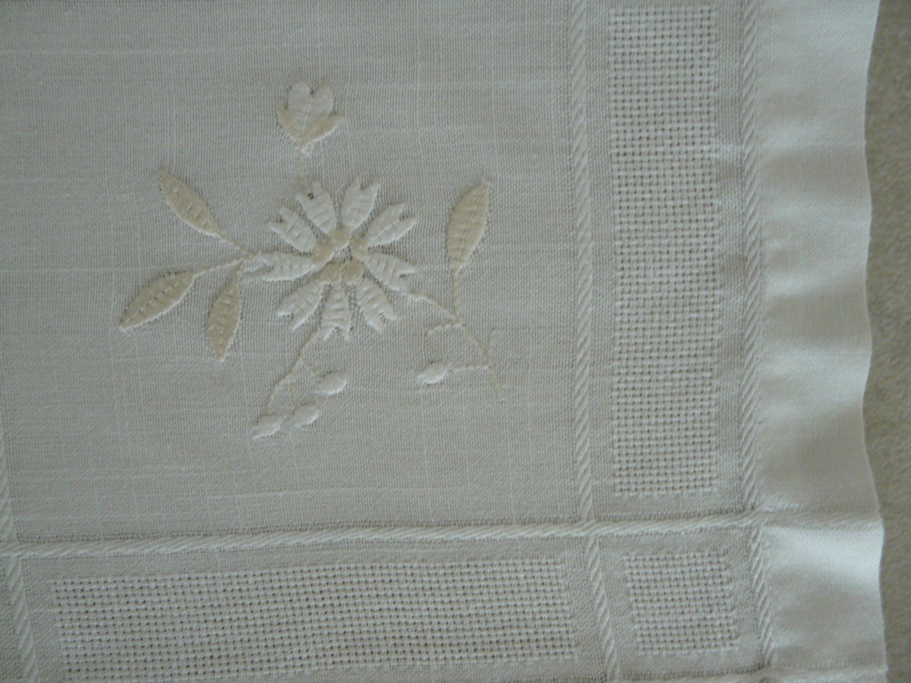 Set di tavolo e panche: 2 napperons sets de table Tischset – Nuovo (secondo la descrizione) da ERLINSBACH venduto da doudouce 2