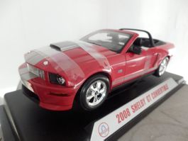Ford Mustang GT Convertible rouge 1:18