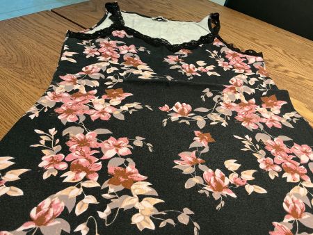 Blumiges Sommertop Gr.42 schwarz mit Spitzendetails