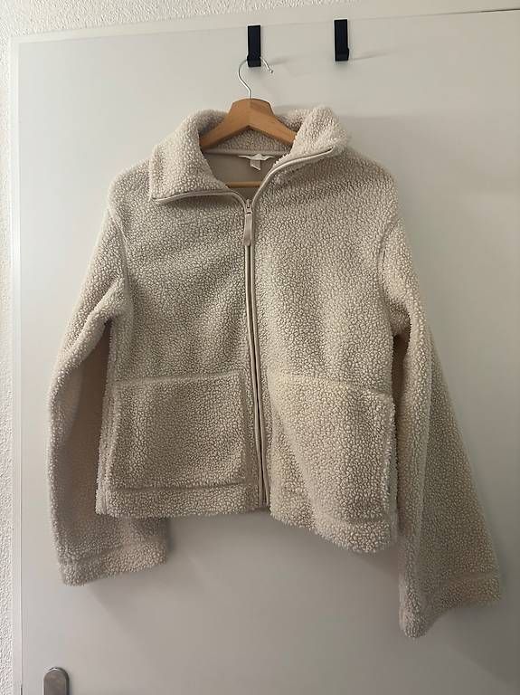Jacken: Faserpelzjacke Grösse S – Gebraucht aus Oftringen von violetta9