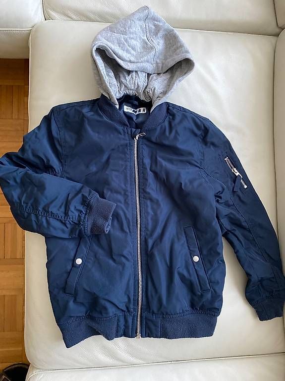 Jacken & Mäntel: Veste bomber H&M garçon 122-128 – Gebraucht aus Genève von Fencer3_914
