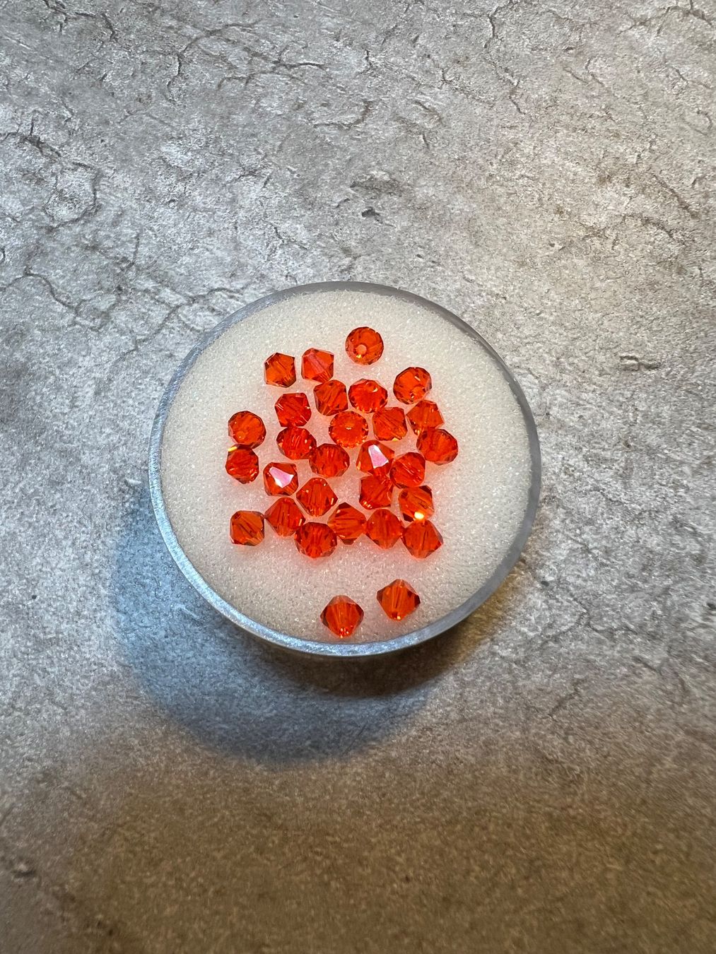 Perles (synthétiques): Swarovski Perlen 4mm – Neuf avec emballage d'origine à Stein AG par Anastasia_Asya 1