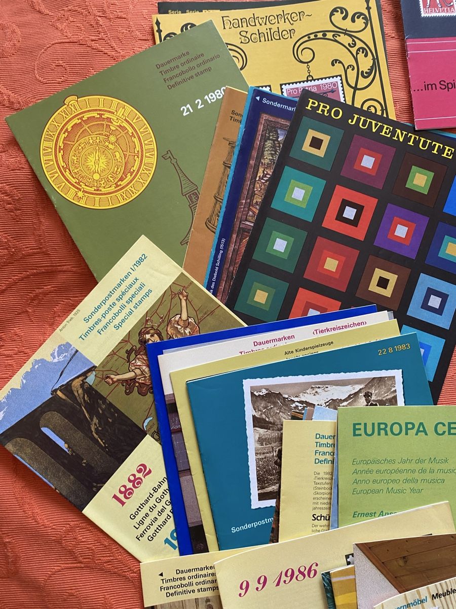 Revues & Magazines: Briefmarken-Hefte/ Zeitungen etc. 1974-1990 – D'occasion à Utzigen par Lasagne99 3