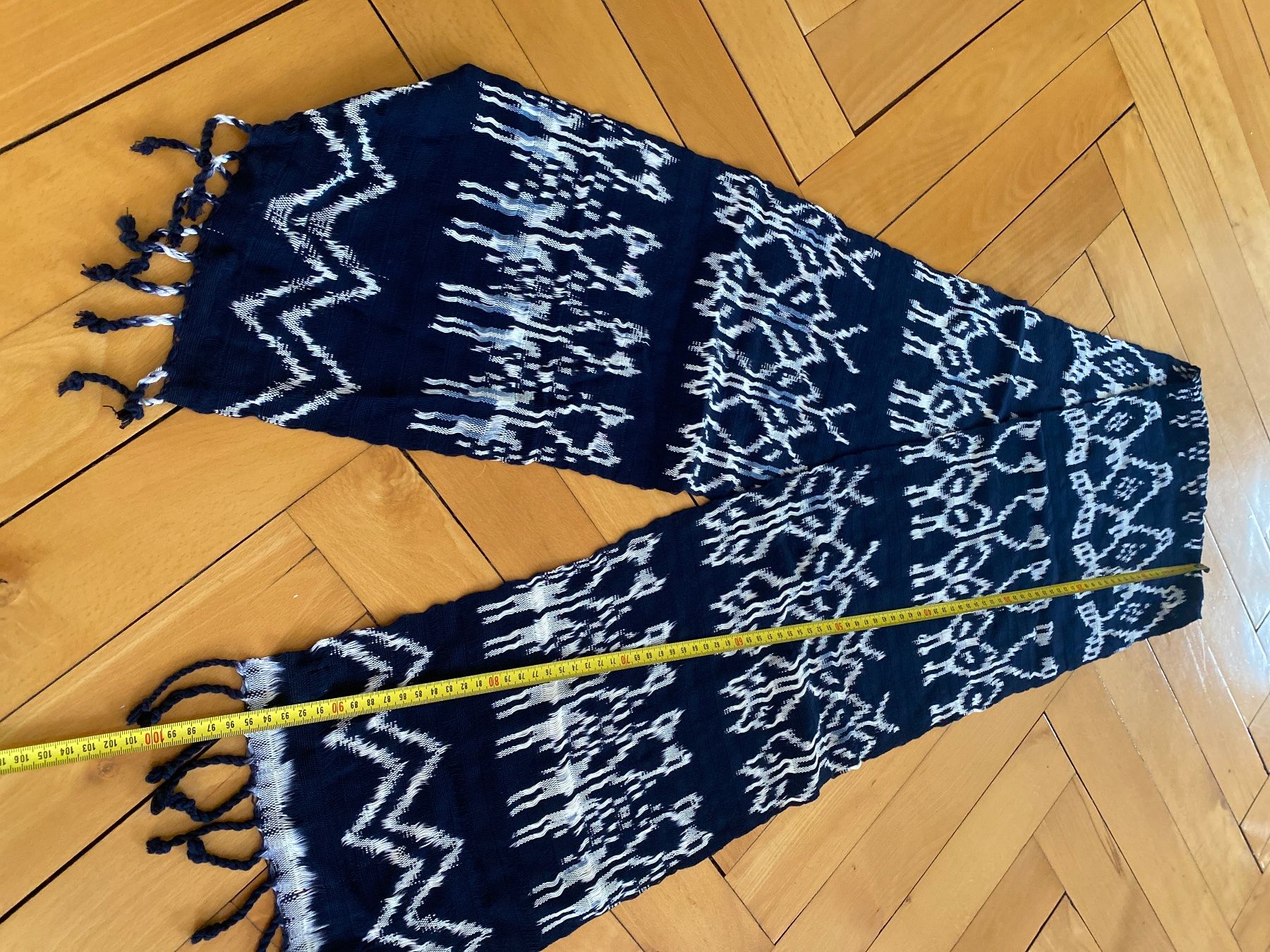 Foulard & Sciarpe: Echarpe bleu et blanc – Usato da Küssnacht am Rigi venduto da CALIFRASQUI 2
