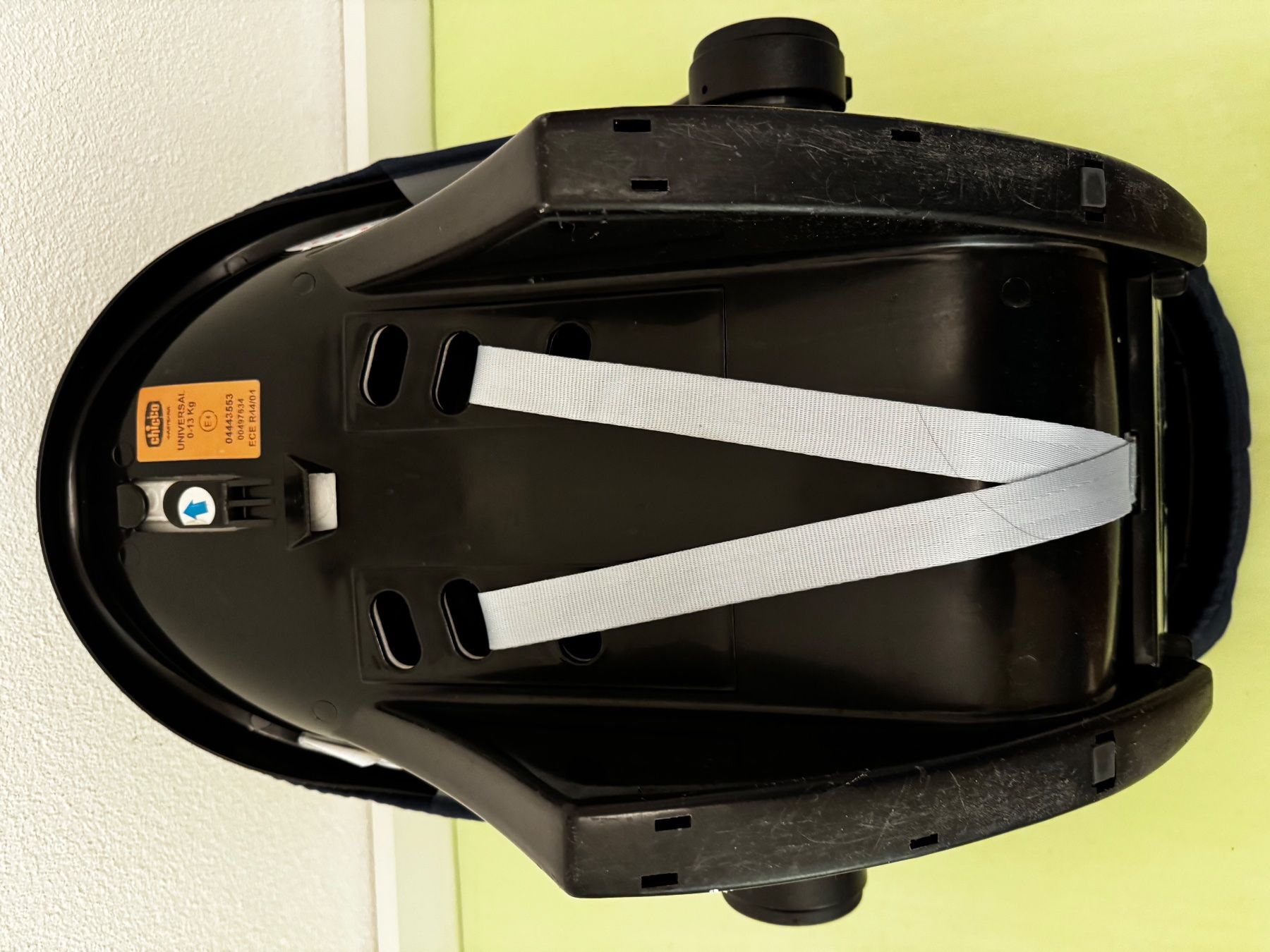 Chicco Seggiolini per auto: Chicco Babyschale / Kindertrage Auto-Kindersitz inDunkelblau – Usato da Grossdietwil venduto da RSW032 7