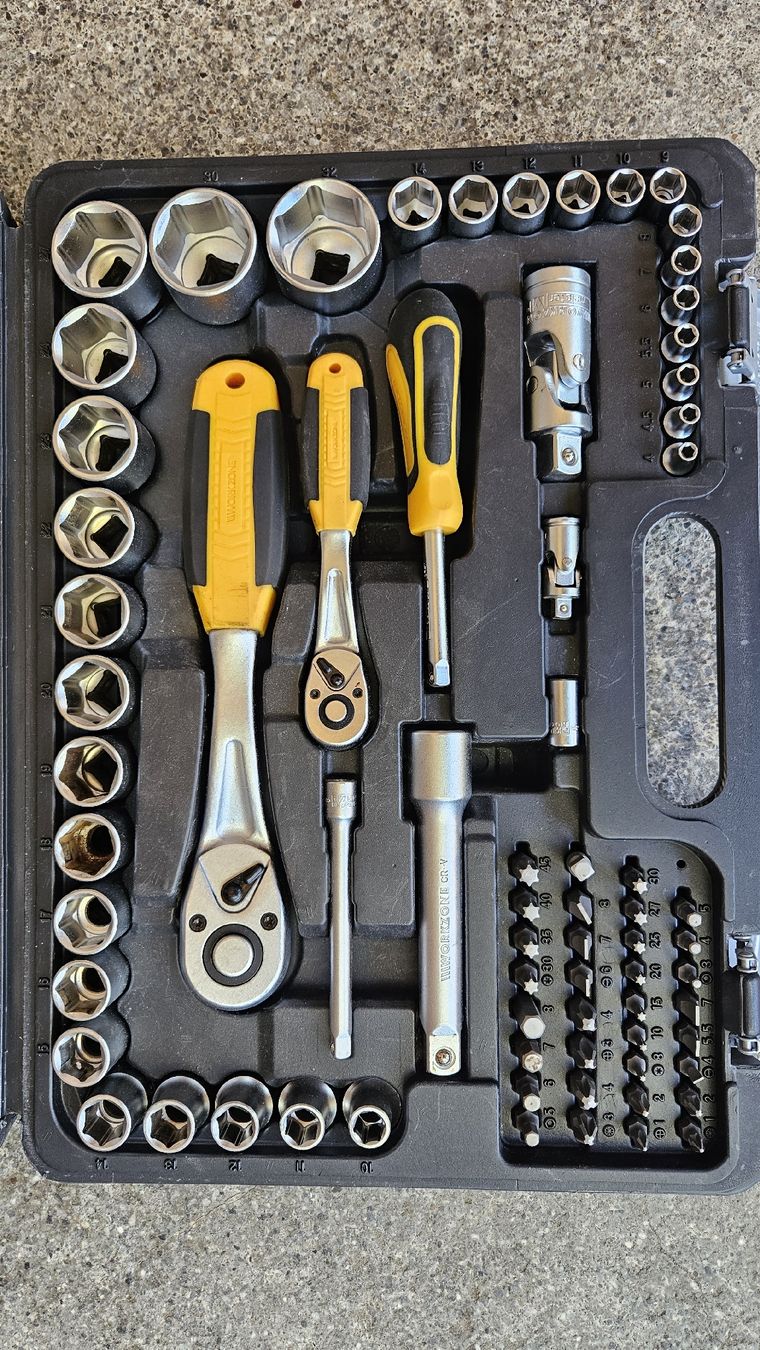Tous les outils: Werkzeugkasten Workzone  Ratsche 1/4" und 1/2" – D'occasion à Stettlen par commo-ma 2