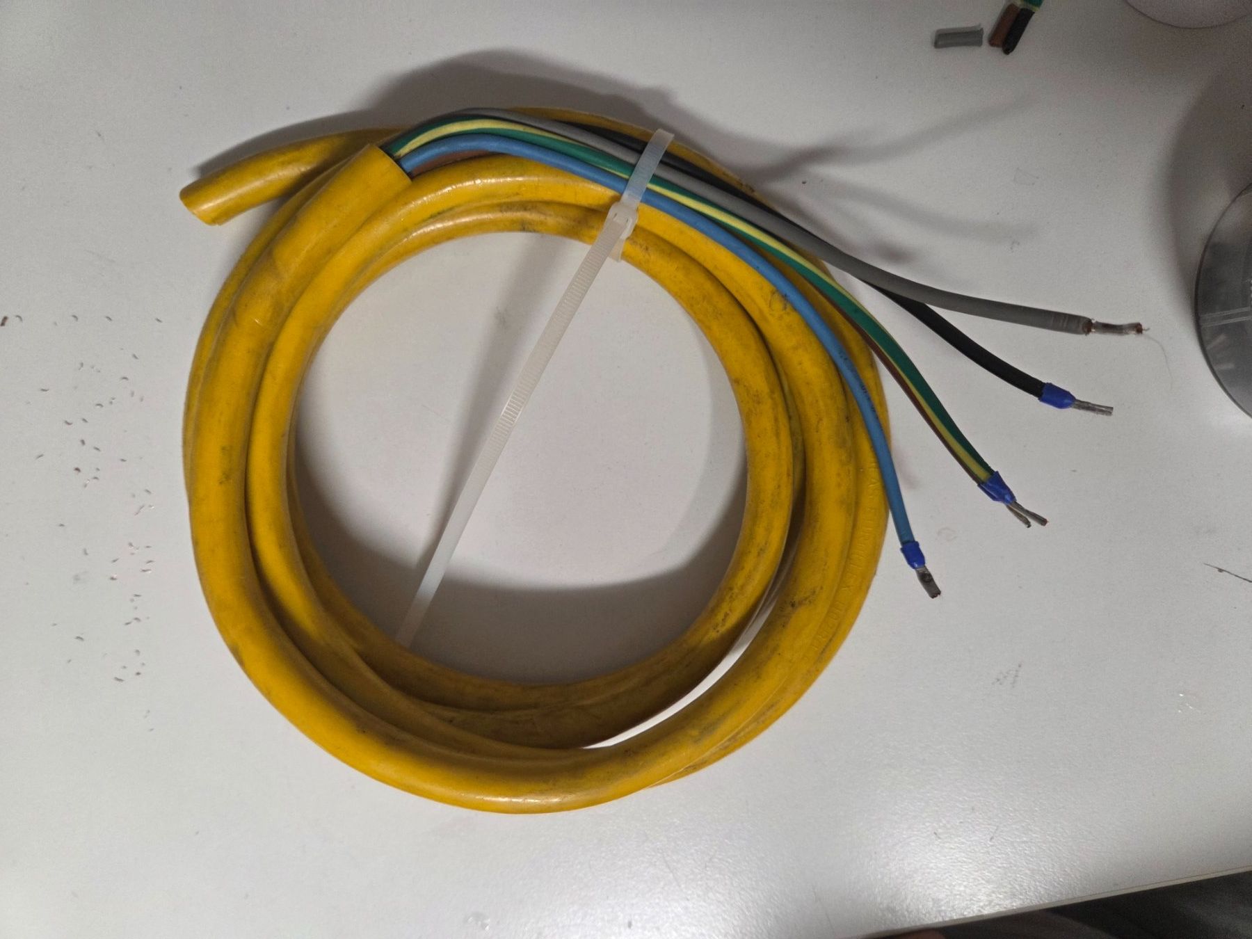 Kabel: KABEL 5x2.5 5x2.5mm2 5G2.5 Litze 2m – Gebraucht aus Zürich von Alibaba1234