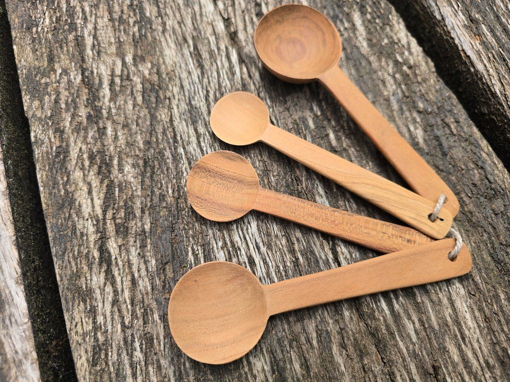 Löffel: Holz: Messlöffel-Set Aprikosenholz-ANGEBOT – Neu (gemäss Beschreibung) aus Romanshorn von Rachacha