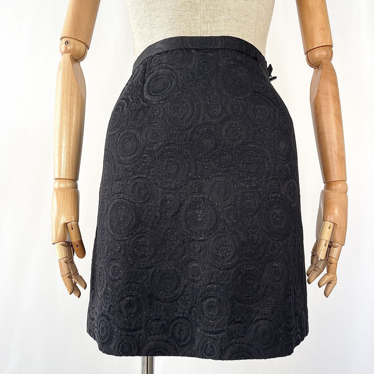 Versace Gonne: VERSACE Mini Skirt – Nuovo (secondo la descrizione) da Emmen venduto da Avviivva_Com2023 1
