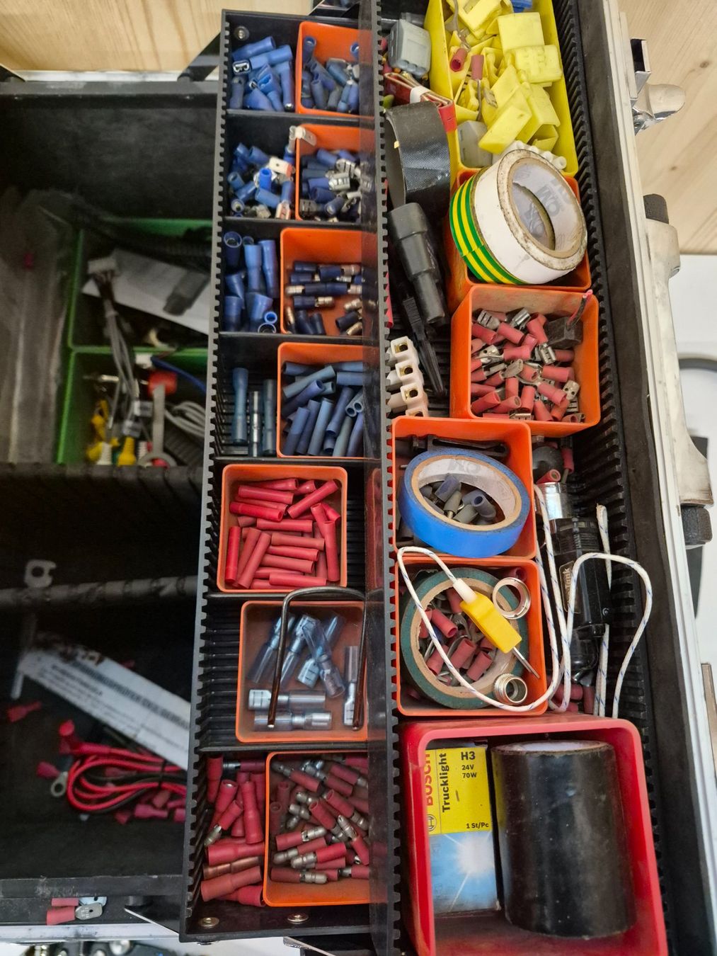 Tutti gli attrezzi: 034 Elektrowerkzeugkoffer – Usato da Derendingen venduto da Meisterstuecke 6